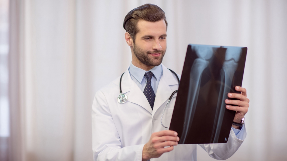 Błąd diagnostyczny ortopedy – cysta nowotworowa