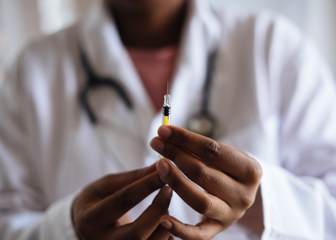 Propagowanie przez lekarza szkodliwych poglądów – na kanwie problematyki szczepionek ; o karach jakie mogą spotkać lekarzy…